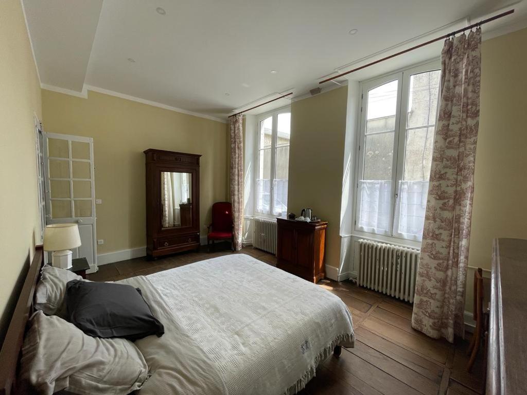 Jardin Des Remparts Bed & Breakfast Orthez Ngoại thất bức ảnh